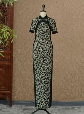 墨色莲影-（隆佳秀走秀旗袍112006）