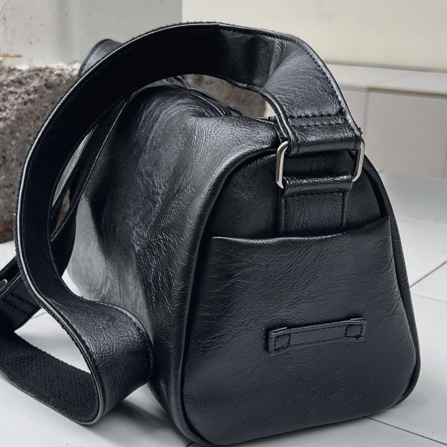 日系男士单肩包简约斜挎包青年潮流休闲通勤包韩版百搭软皮小方包,箱包皮具/热销女包/男包,男士包袋,淘宝优惠券,粉丝福利购,淘宝优惠卷