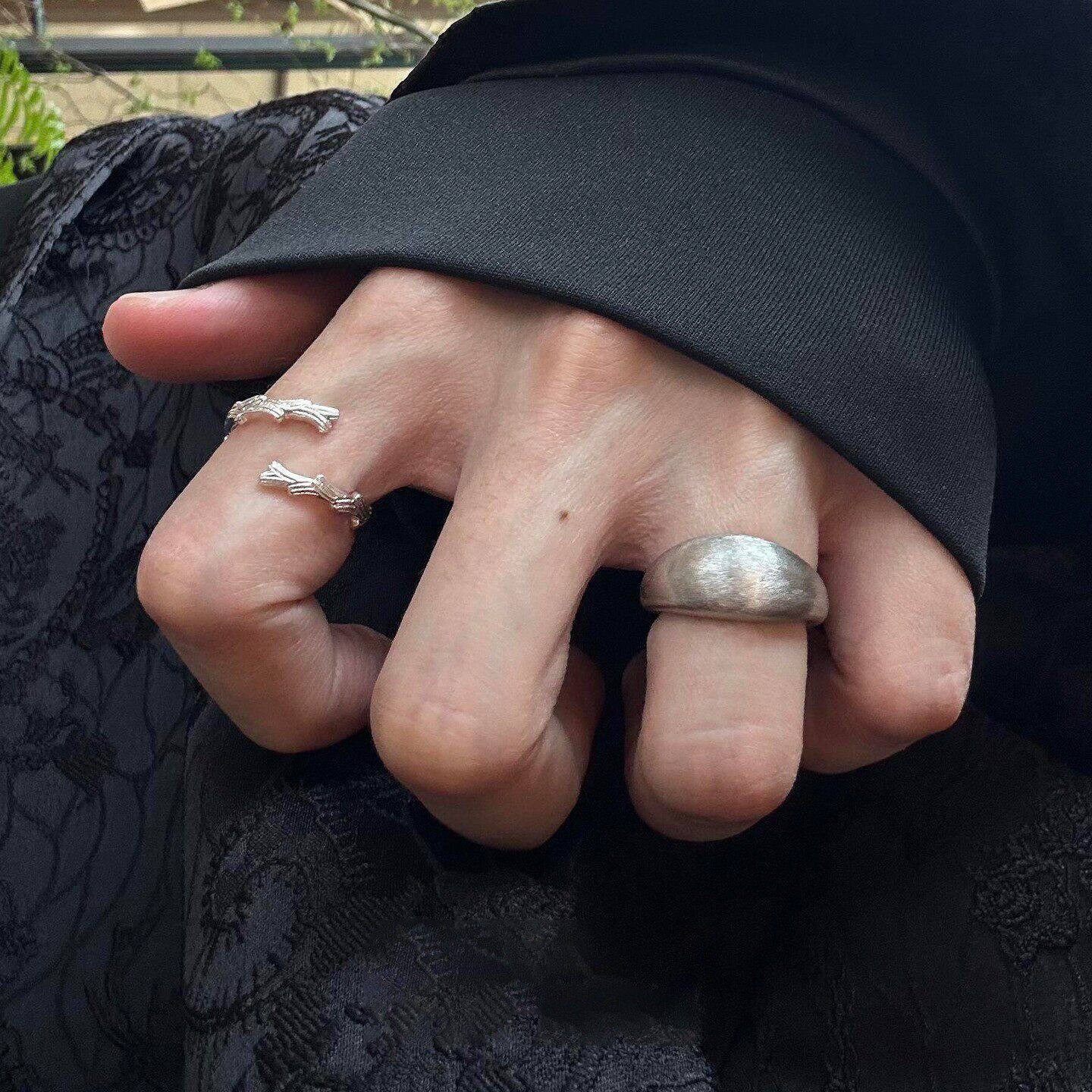 银色哑光拉丝枝蔓戒指女小众设计轻奢高级感2026新款独特漂亮指环