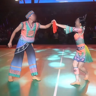 舞蹈演出表演服专业定制 同款 民族舞群舞黎族舞蹈 钱铃双刀舞