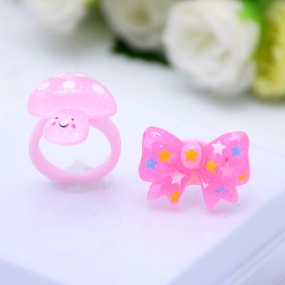 Pupils kindergarteners reward gift prizes children share