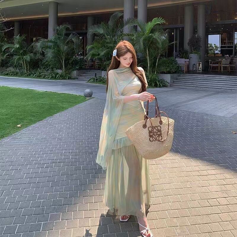 法式网纱吊带修身收腰度假连衣裙