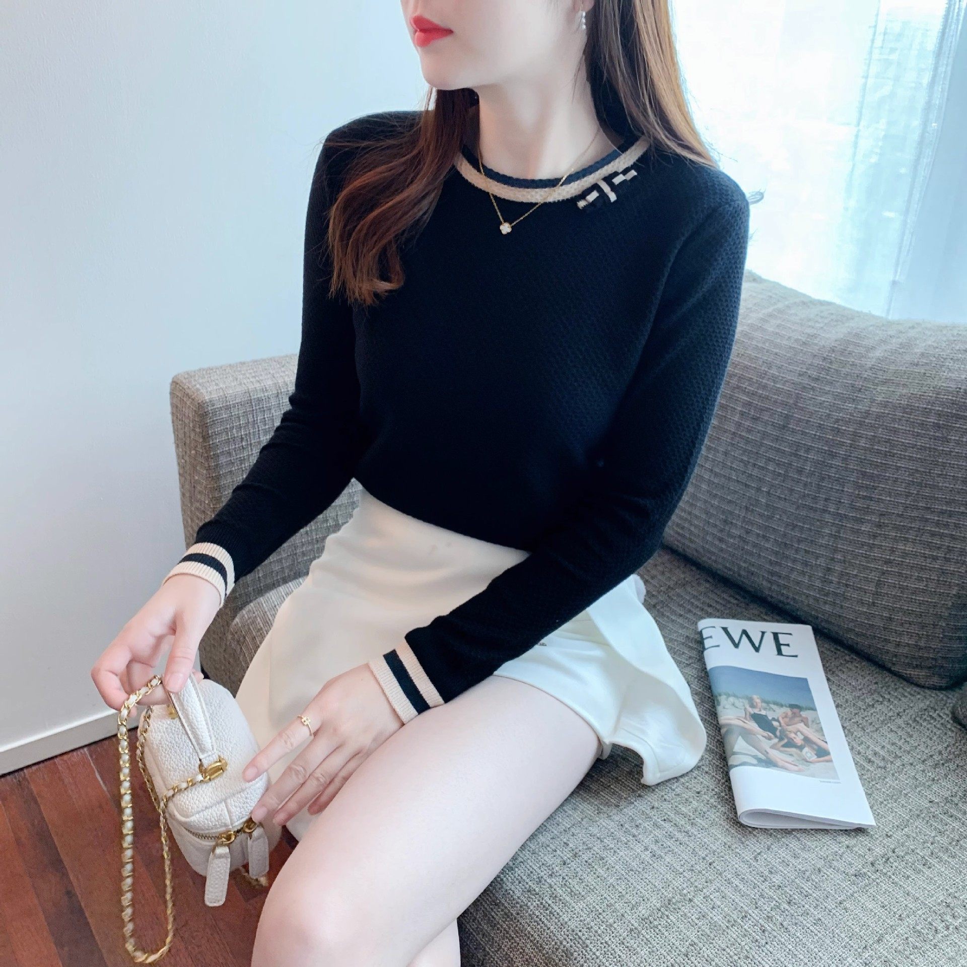 法式纯欲灰色圆领长袖针织上衣女春秋新款修身内搭毛衣显瘦打底衫