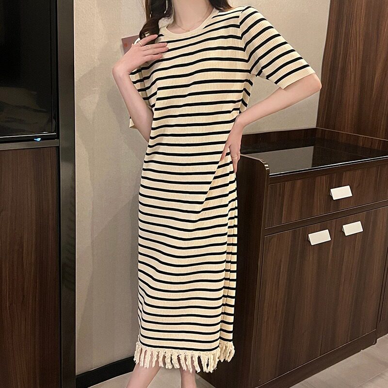 2026夏季新款时尚百搭小众复古修身显瘦条纹圆领气质针织连衣裙女