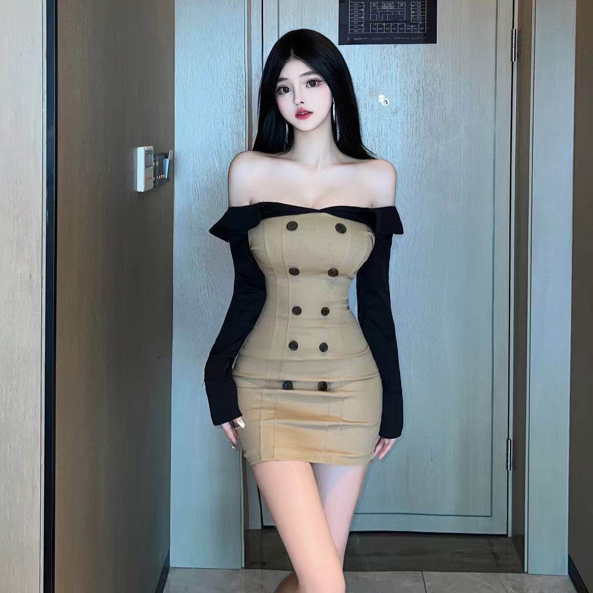 一字肩长袖抹胸连衣裙女2026秋冬新款性感辣妹包臀短裙子女假两件