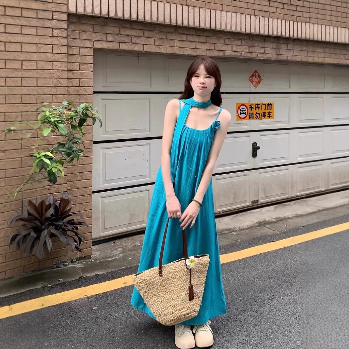 夏季泰式挂脖吊带修身A字连衣裙