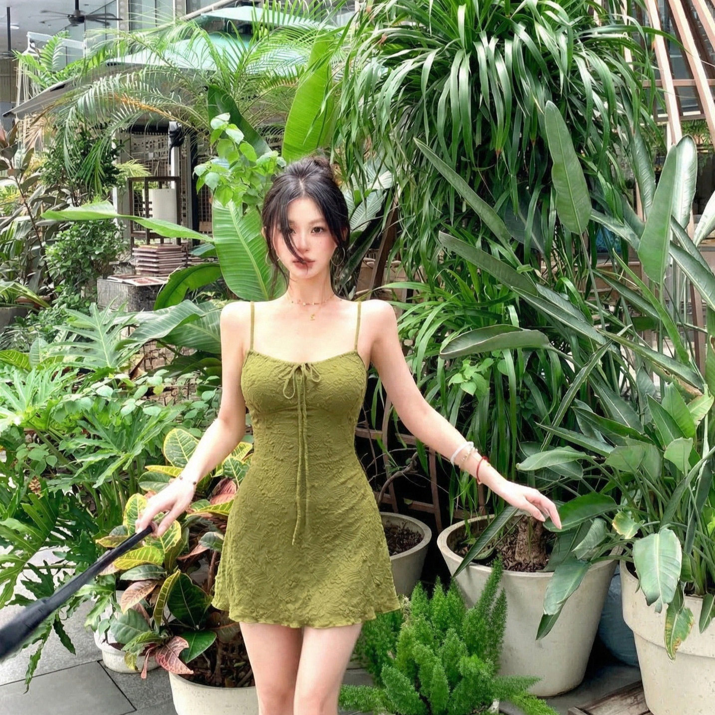 纯欲绿色绑带吊带修身包臀连衣裙