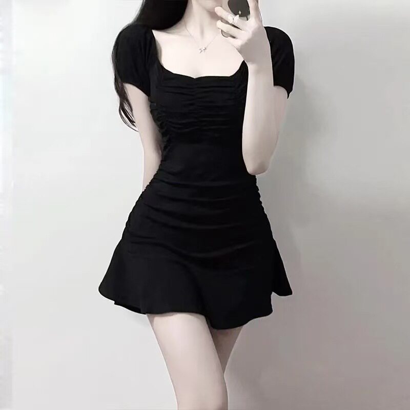 夏季赫本风显瘦方领鱼尾小黑裙女