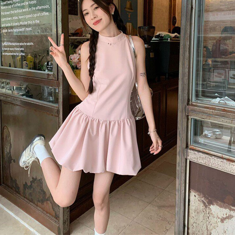 夏季甜美挂脖修身显瘦花苞连衣裙