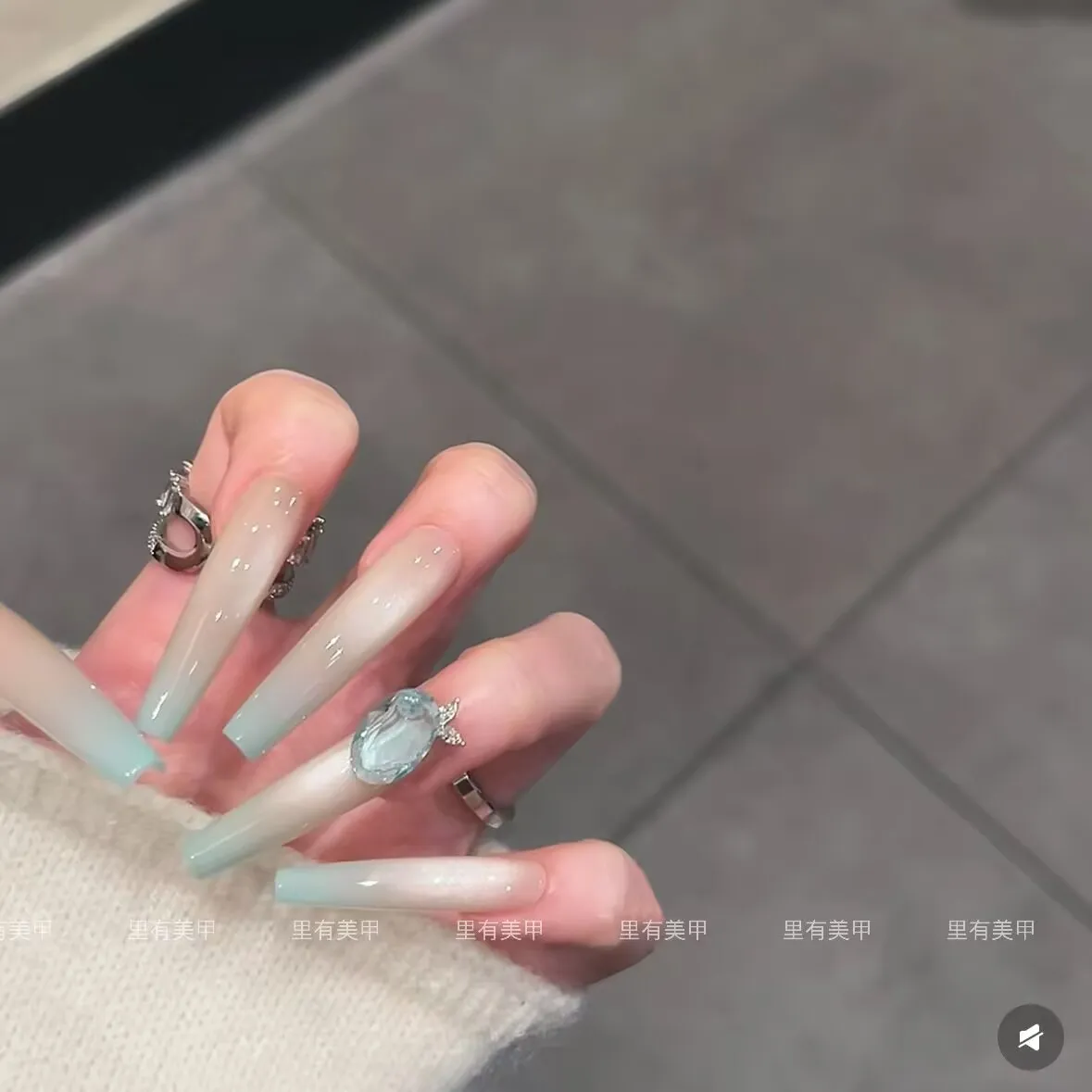 里有纯手工穿戴甲美甲420夏季清新薄荷绿玻璃珠猫眼高级美甲