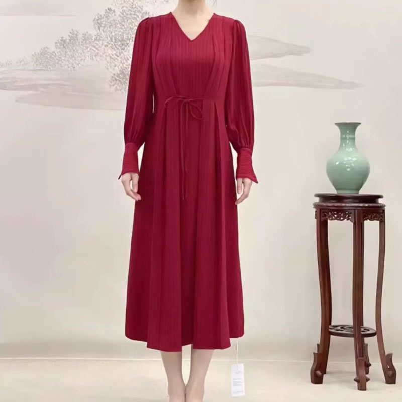 维欧艾通勤真丝系带长袖连衣裙