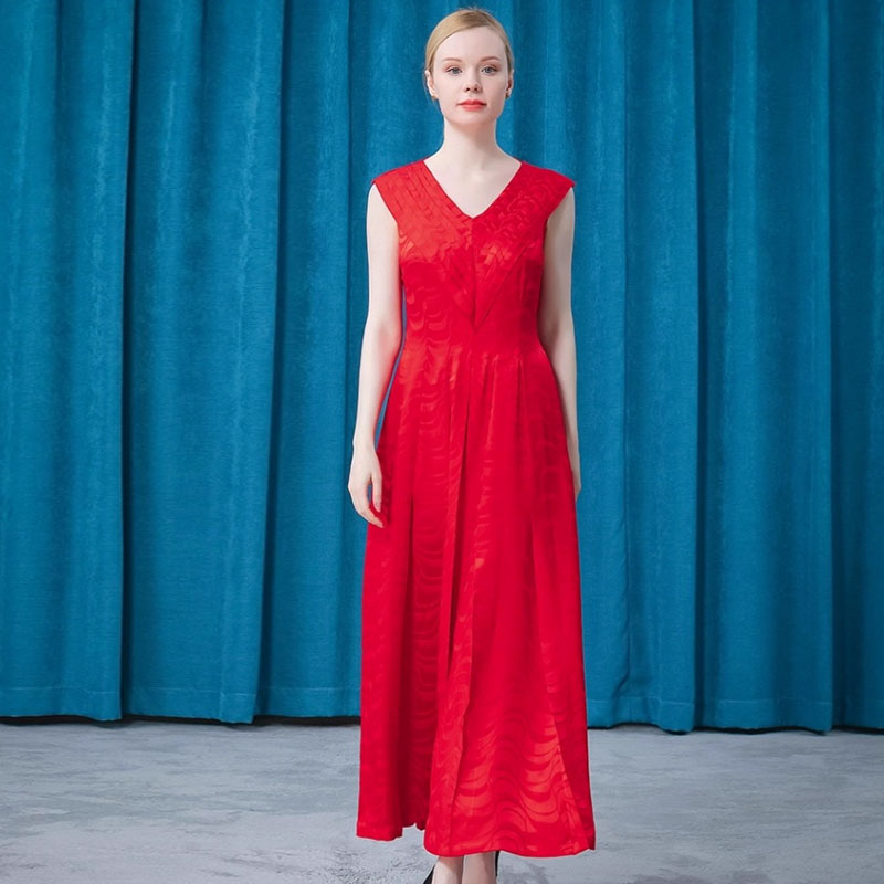 真丝正红色提花V领连衣裙