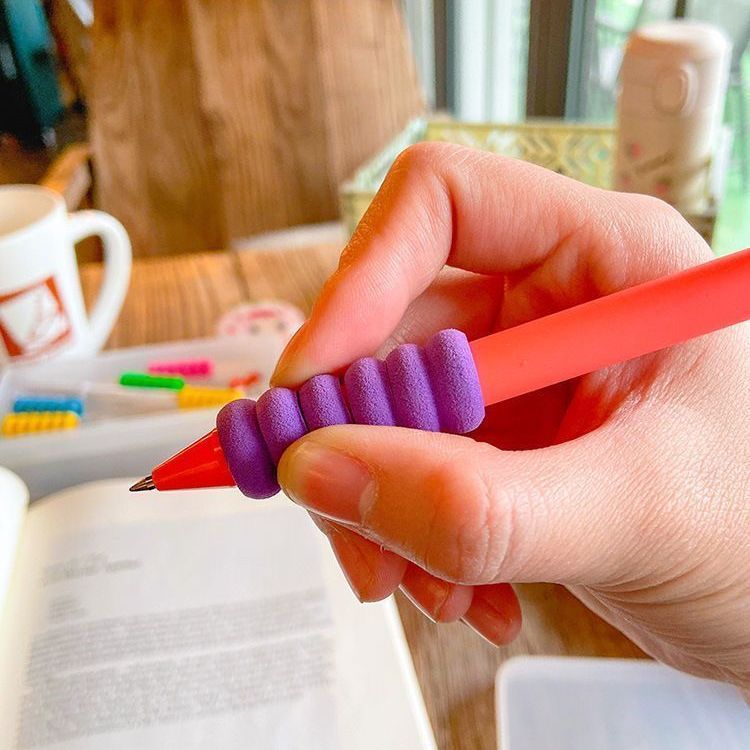 新款可爱海绵护指握笔器
