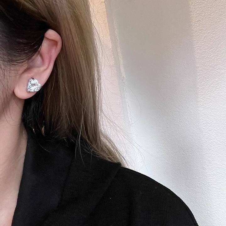 小众设计感甜美爱心锆石耳骨夹ins轻奢甜酷冷淡风无耳洞耳饰潮