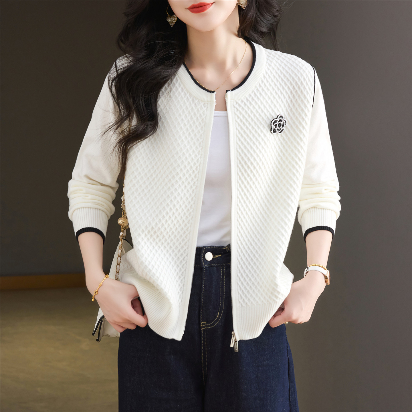 时尚朗姿羽2026春秋款白色卫衣外套女夹克上衣洋气宽松休闲棒球服