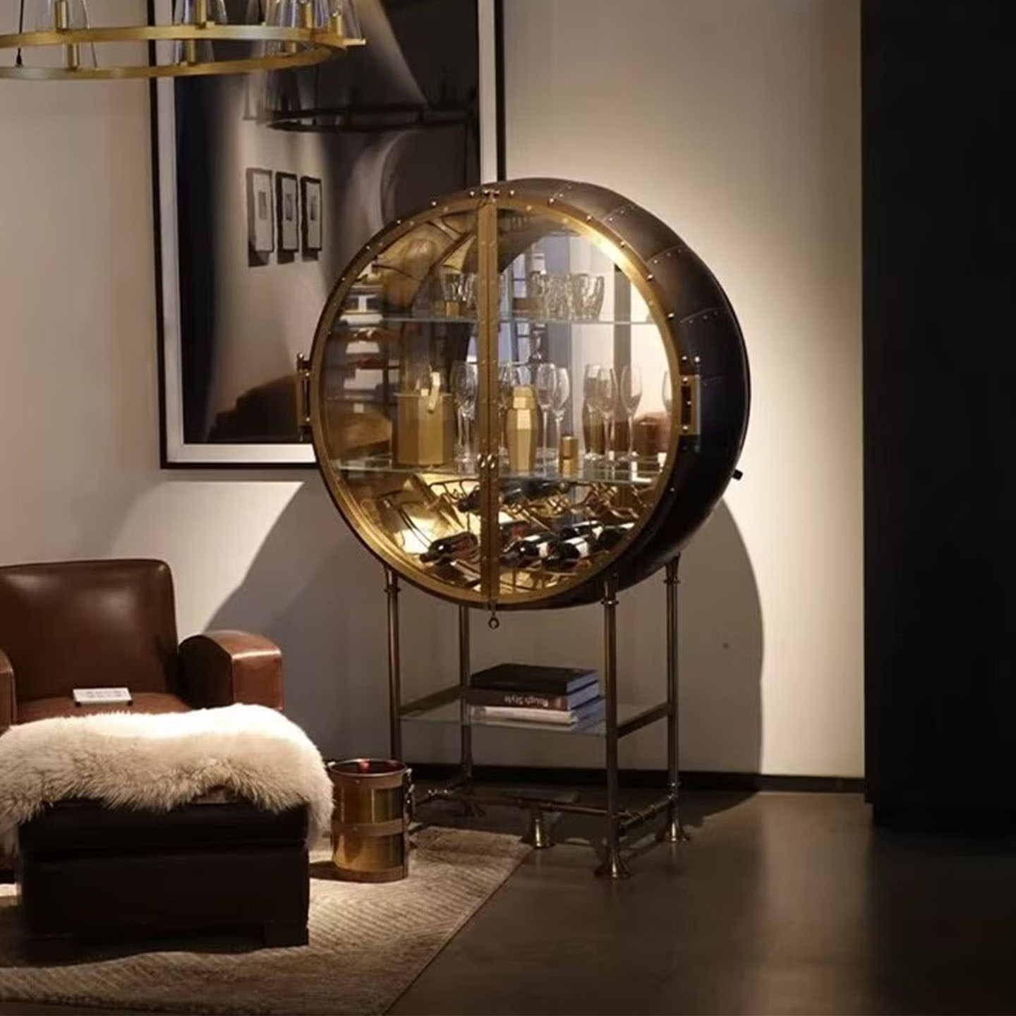 意式轻奢艺术不锈钢圆形酒柜设计师款别墅创意复古靠墙玻璃展示柜