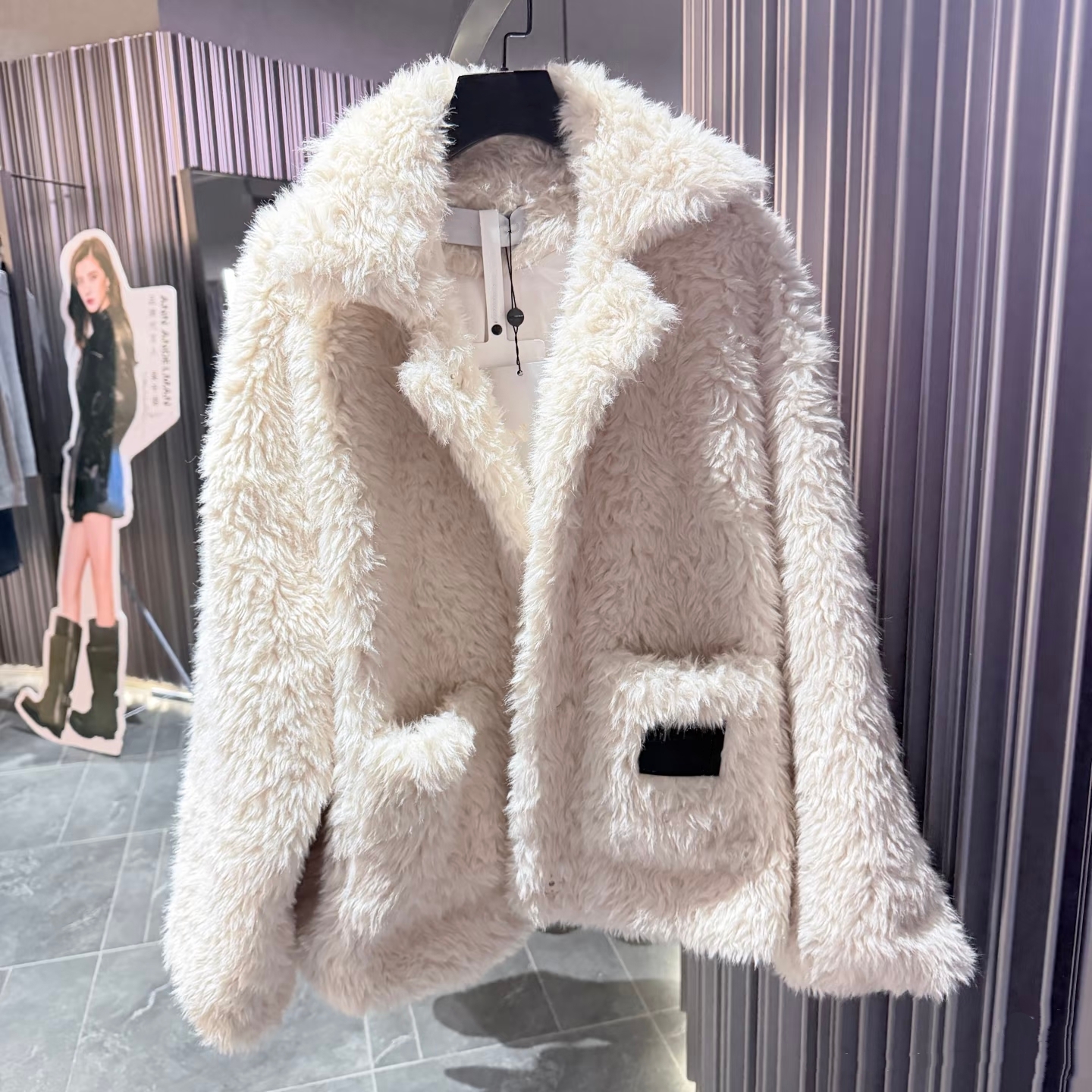 【木】2025冬季新款AN小众设计皮标口袋软糯保暖米白色羊羔毛外套