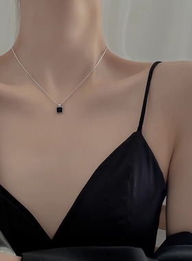 复古黑色方牌气质项链