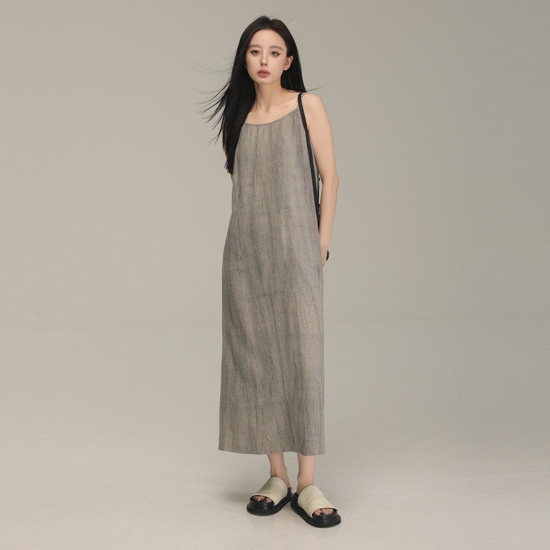 AIRIQI秋季新款宽松复古休闲晕染设计感亚麻吊带连衣裙AY43