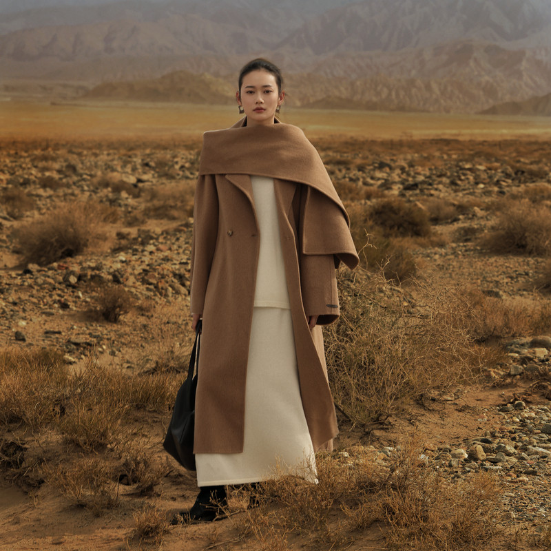 AIRIQI冬季新款休闲设计感双面呢围巾领羊毛毛呢外套女AH44