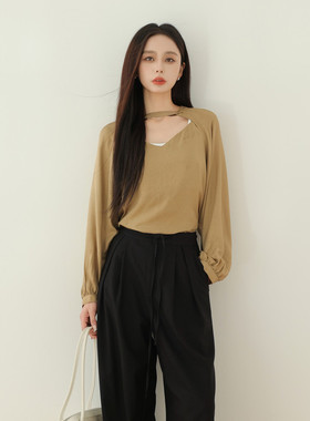 黑标BAIZHUO秋季新款休闲通勤气质吊带+长袖披肩套装AZ43TZ346