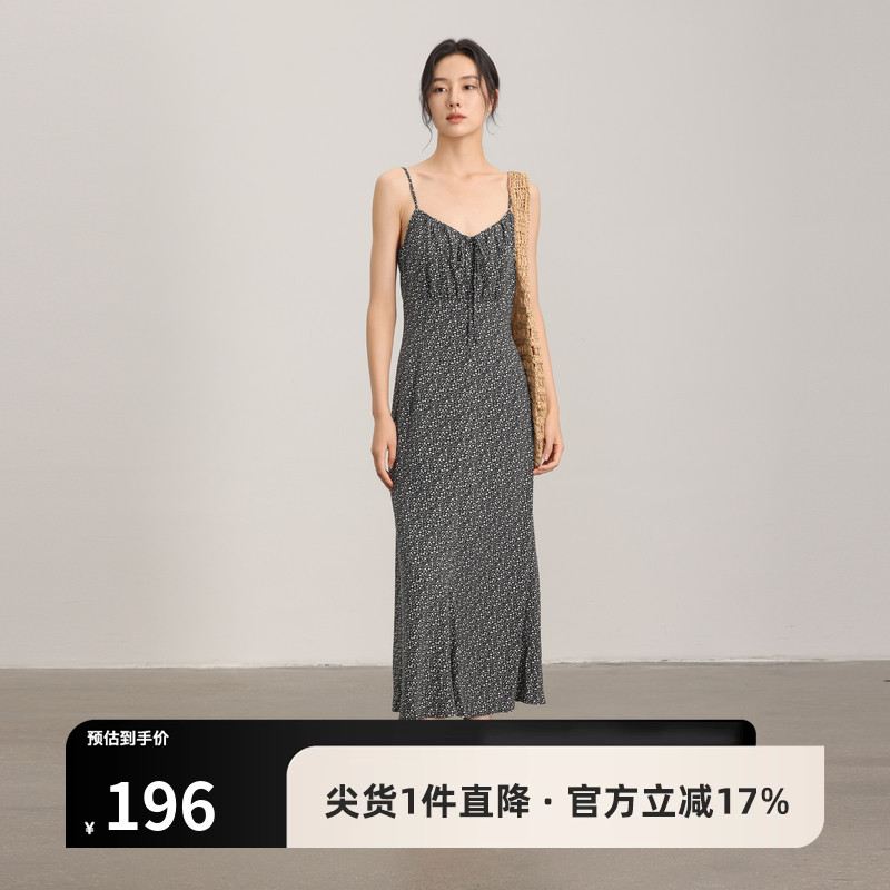 AIRIQI夏季新款森系度假风设计感碎花吊带连衣裙女AH42LQ