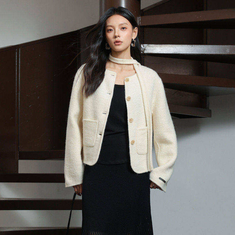 AIRIQI冬季新款圆领气质简约小香风廓形双面呢毛呢外套AH44