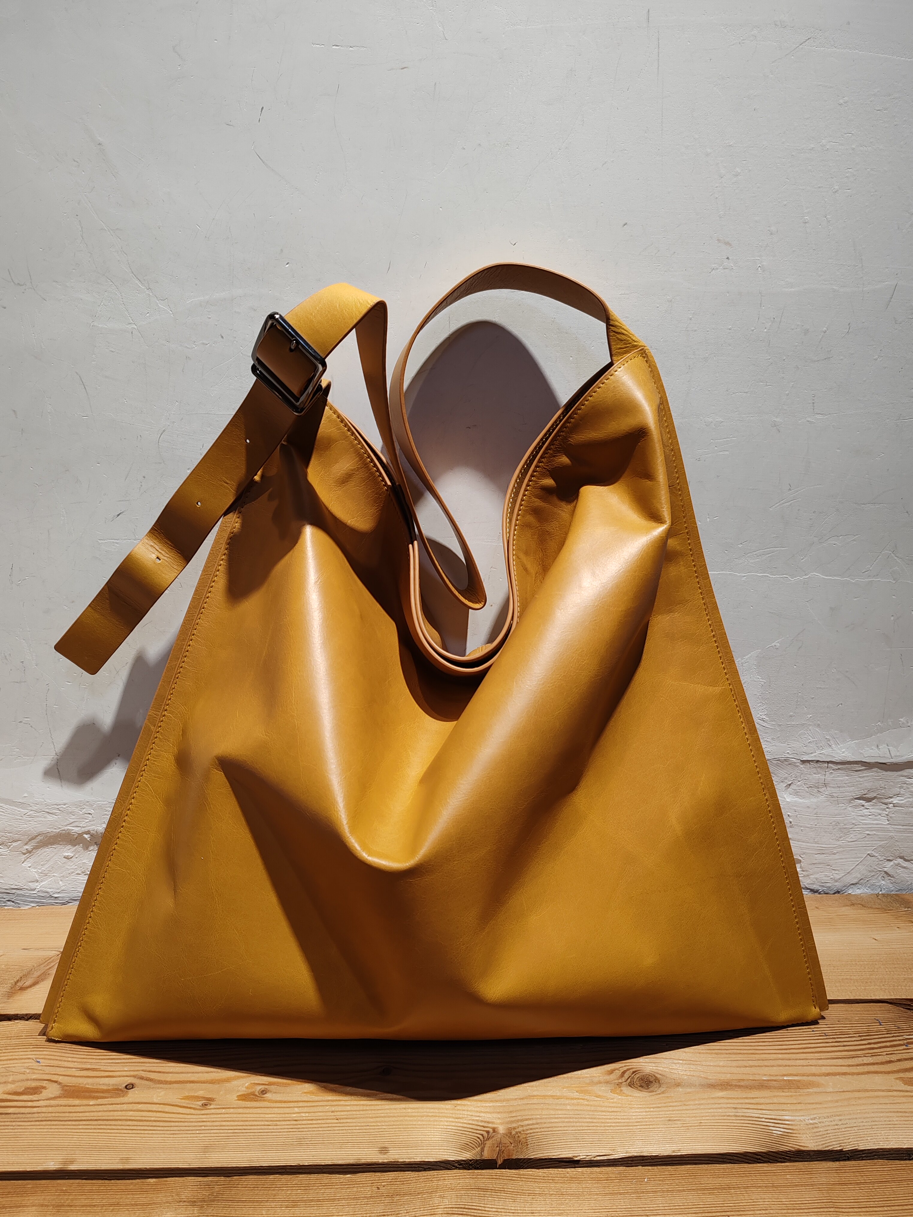 外贸出口头层油蜡牛皮真皮女款休闲复古通勤大容量托特单肩斜挎包,箱包皮具/热销女包/男包,托特包,淘宝优惠券,粉丝福利购,淘宝优惠卷