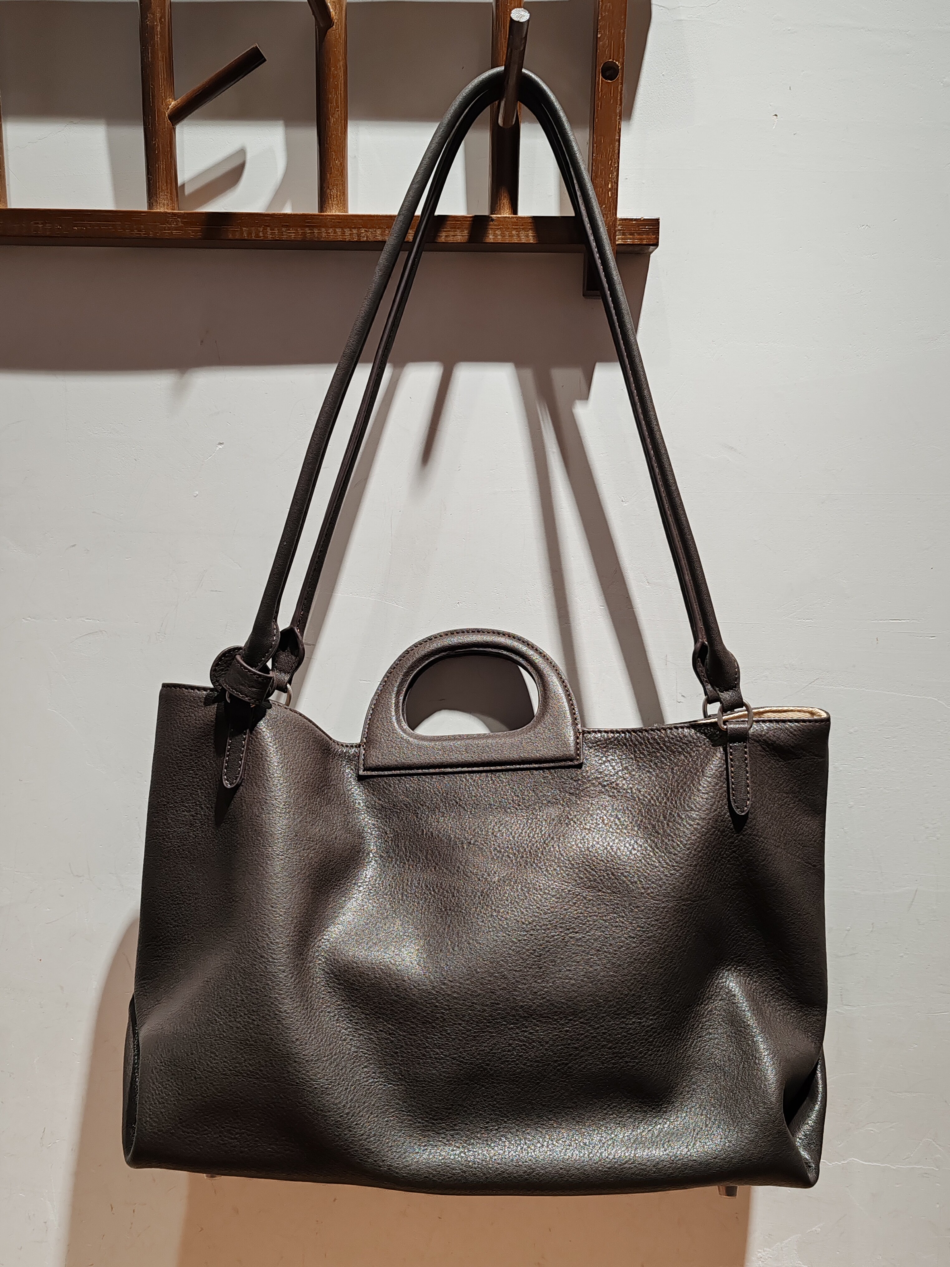 外贸出口小胎牛皮真皮女款休闲商务通勤电脑复古单肩手提包