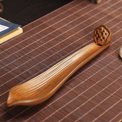 Sandalwood line incense burning incense inserted a ceramic