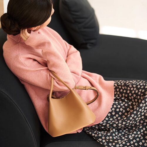 高端精致百搭通勤休闲斜跨女包包