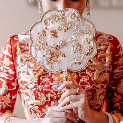 小红书中式扇子新娘遮面手捧花