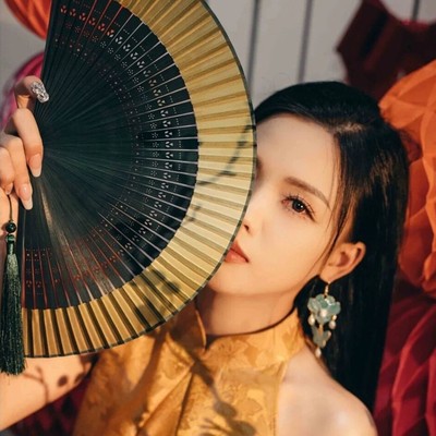 渐变色金色扇子复古折扇