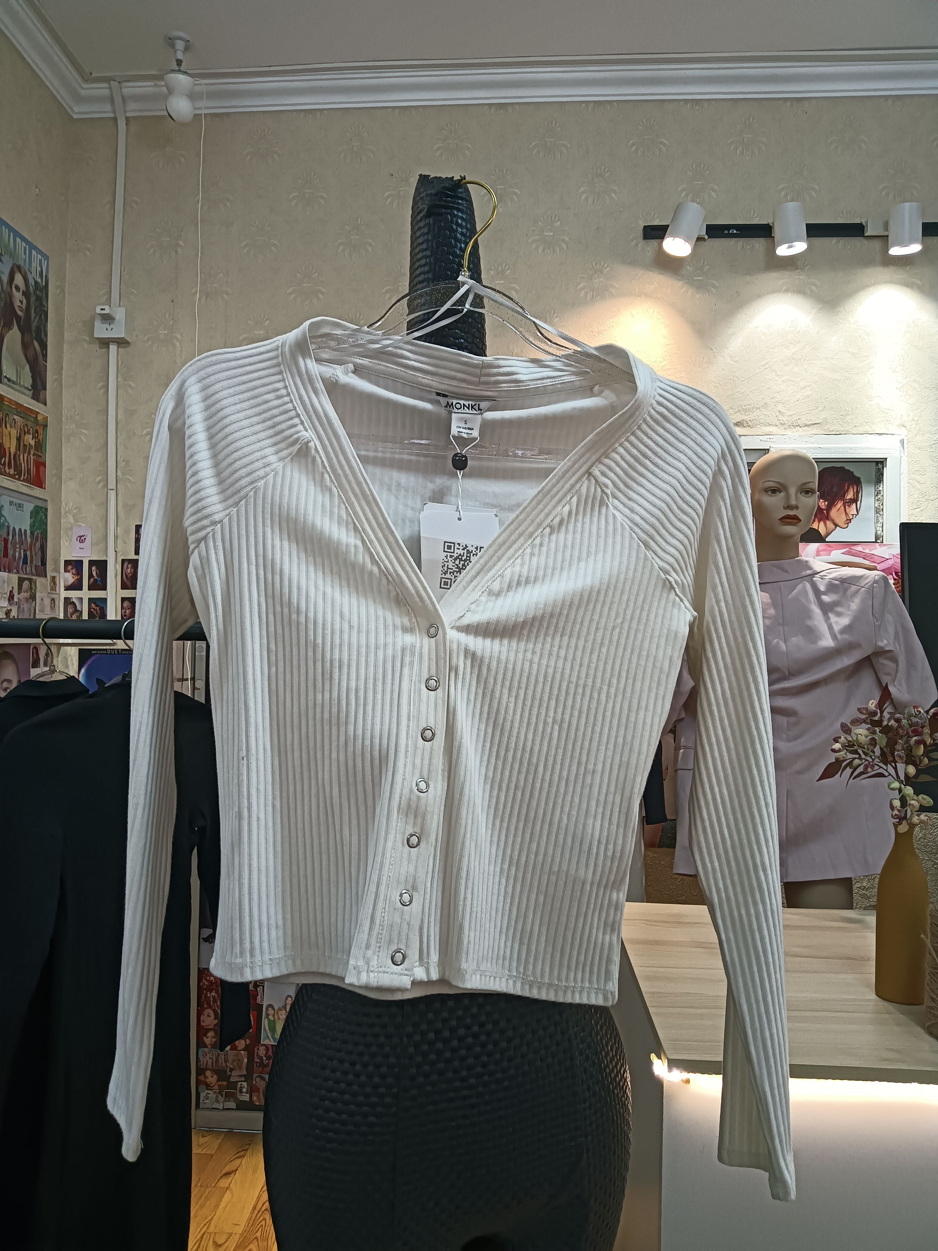 monki白色v领系扣按扣长袖针织纯棉上衣商场撤柜品牌