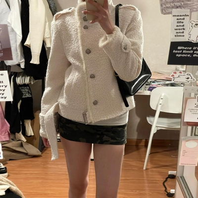 巨好看漂亮白色羊羔毛绒短款厚外套女秋冬2025新款流行摇粒绒