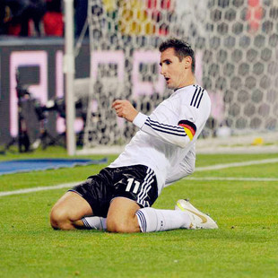 klose克洛泽周边人偶公仔海报纪念品 德国队男女生足球迷生日礼物