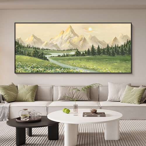 客厅沙发背景墙背靠金山