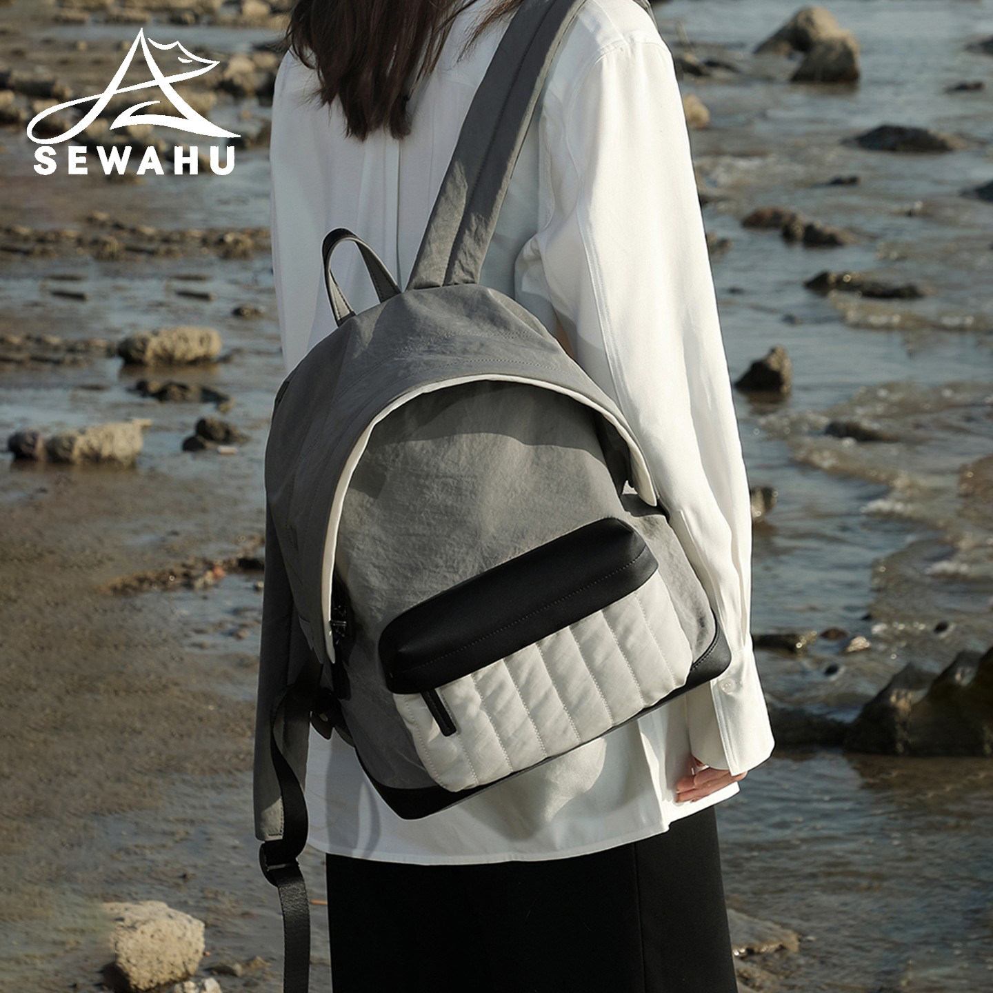 轻便简约女大学生双肩包高颜值旅游通勤书包高级感大容量电脑背包