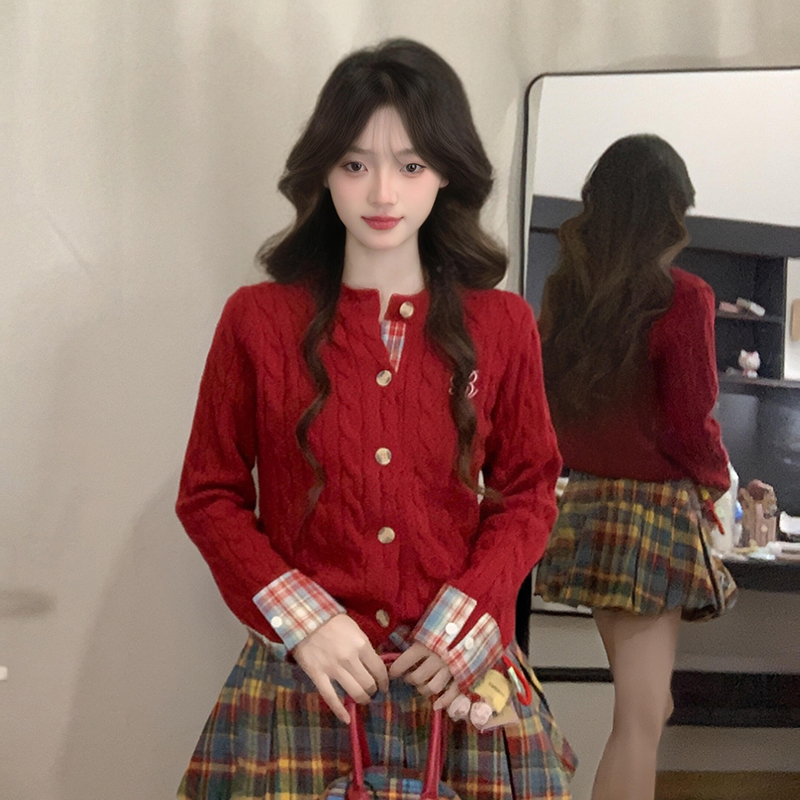 红色毛衣开衫女春秋季设计感