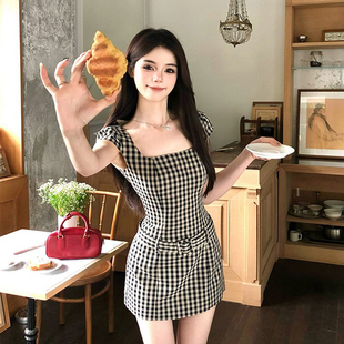 連衣裙子女設計感小眾收腰氣質顯瘦短裙夏季 復古方領格子短袖 法式