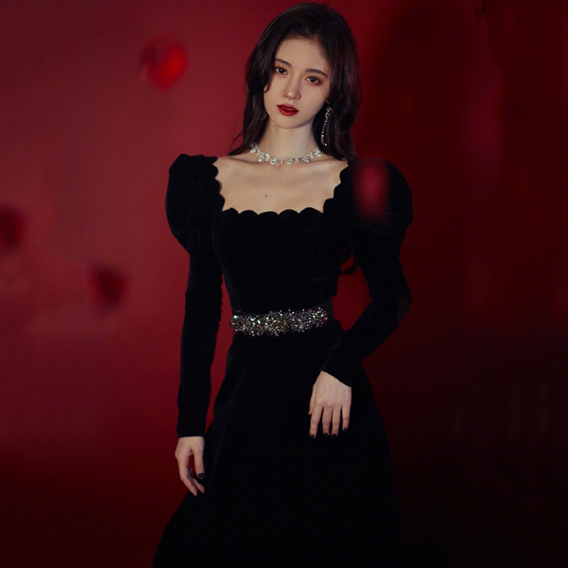 鞠婧祎同款黑色丝绒连衣裙