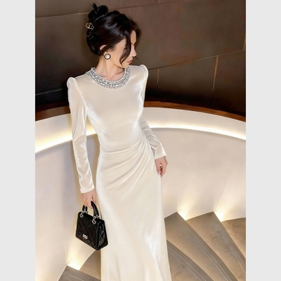 白色丝绒冬季名媛收腰重工连衣裙