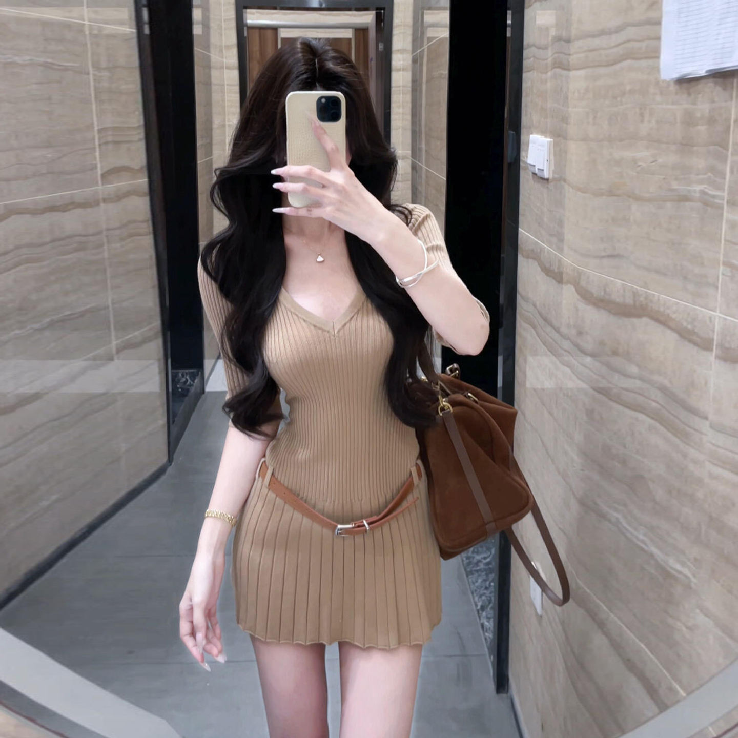 五分袖微弹气质A字裙针织常规V领