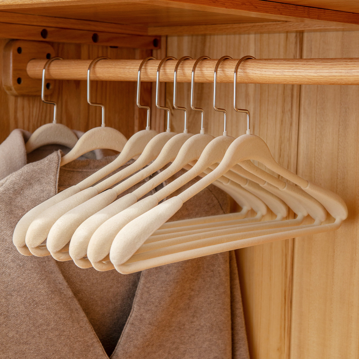 宽肩款植绒衣架衣柜收纳神器