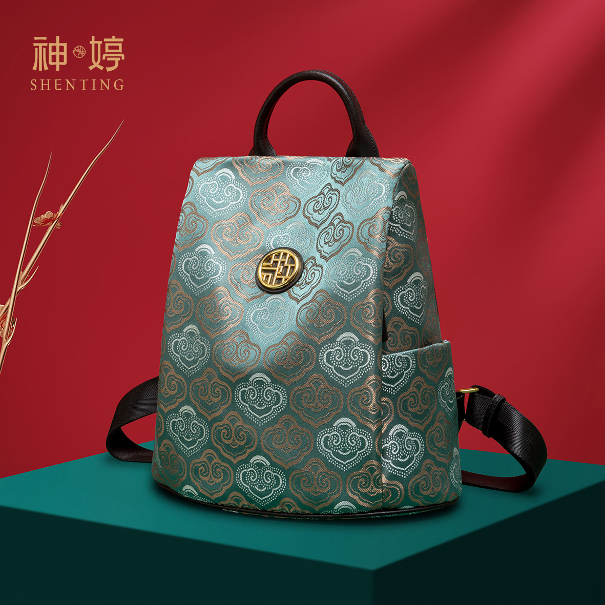 复古国风壮锦刺绣轻便女双肩包图片