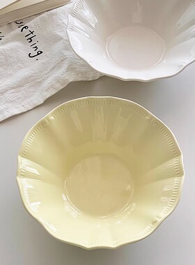 安木良品 外贸出口 法式ins奶黄色浮雕花边陶瓷花型沙拉冰淇淋碗
