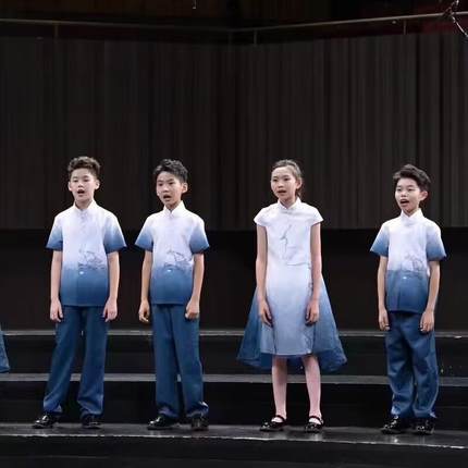 儿童合唱演出服新款中小学生诗歌朗诵表演服男女童演讲比赛演出服