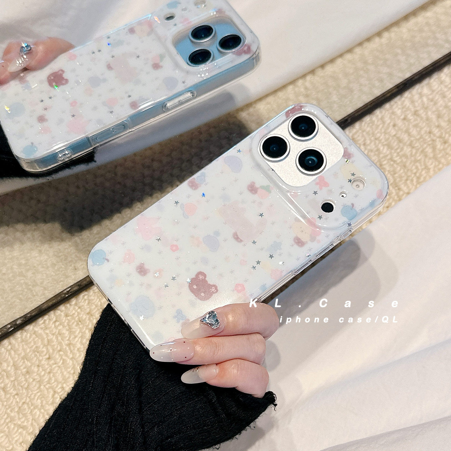 适用于iPhone亚克力可爱手机壳