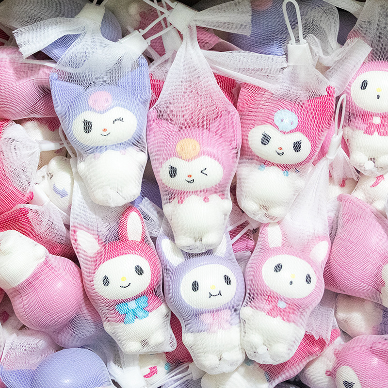 新款三丽鸥慢回弹捏捏乐网红爆款解压发泄卡通玩具摆件礼物网兜