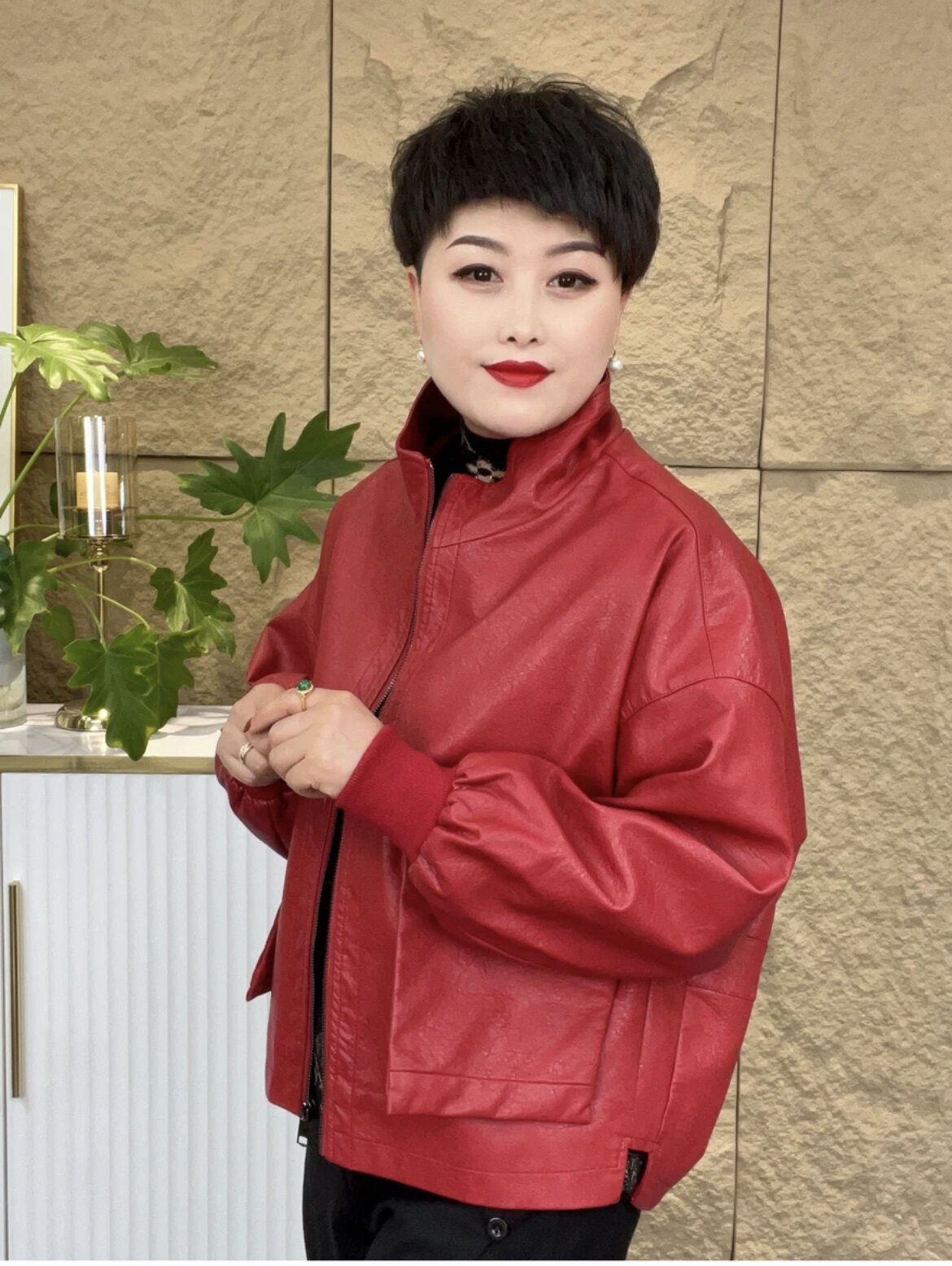 大码洋气翻领皮衣外套女2026春秋新款欧版宽松休闲水洗软皮夹克